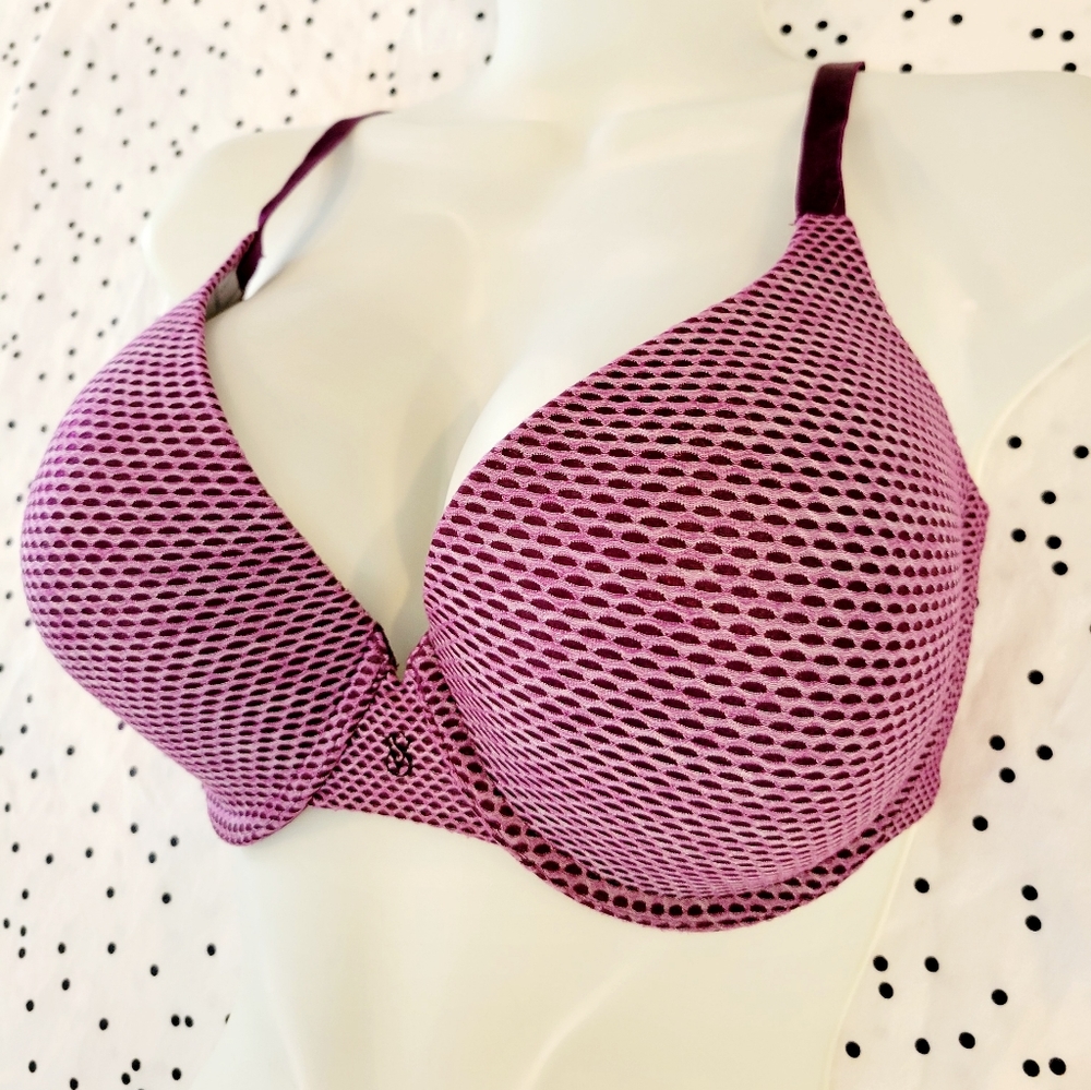 34DDD Victoria Secret Uplift Semi Demi